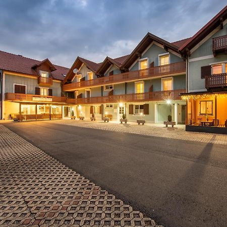 Hotel Altneudoerflerhof Bad Radkersburg Exterior photo