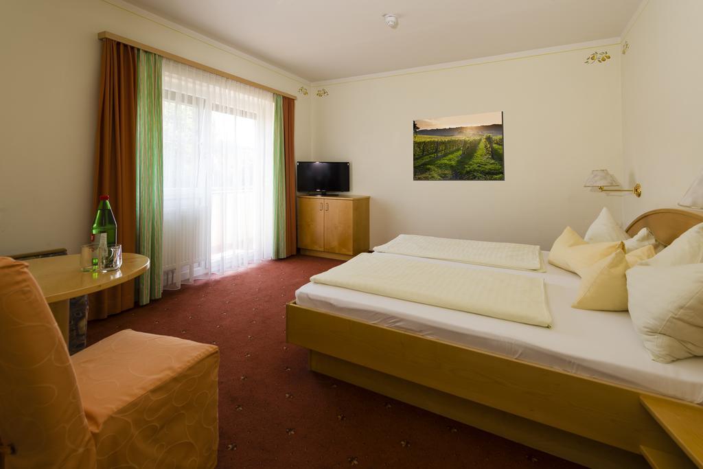 Hotel Altneudoerflerhof Bad Radkersburg Exterior photo